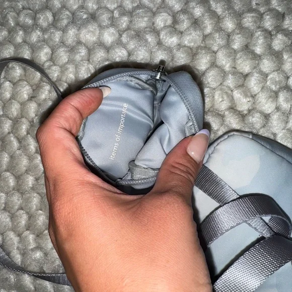 lululemon athletica Gray Camo Crossbody Bag - Picture 5 of 6